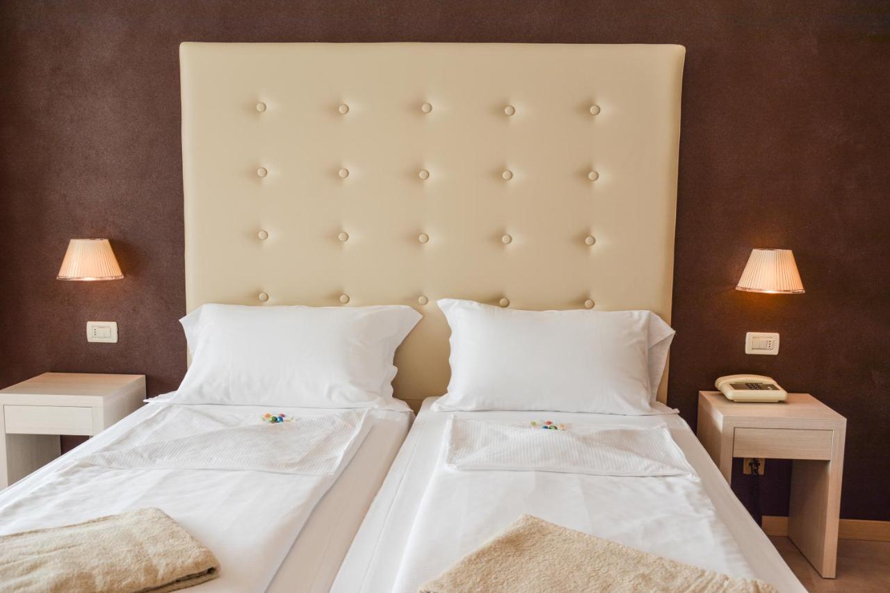Hotel Astor Limone sul Garda Kültér fotó