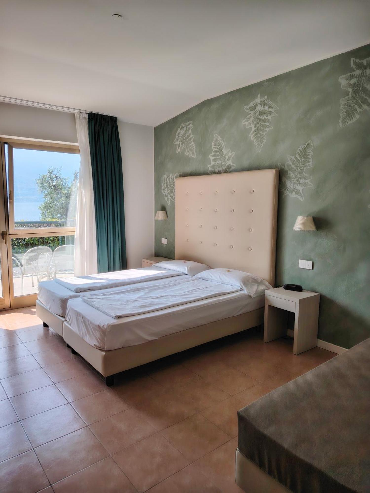 Hotel Astor Limone sul Garda Kültér fotó