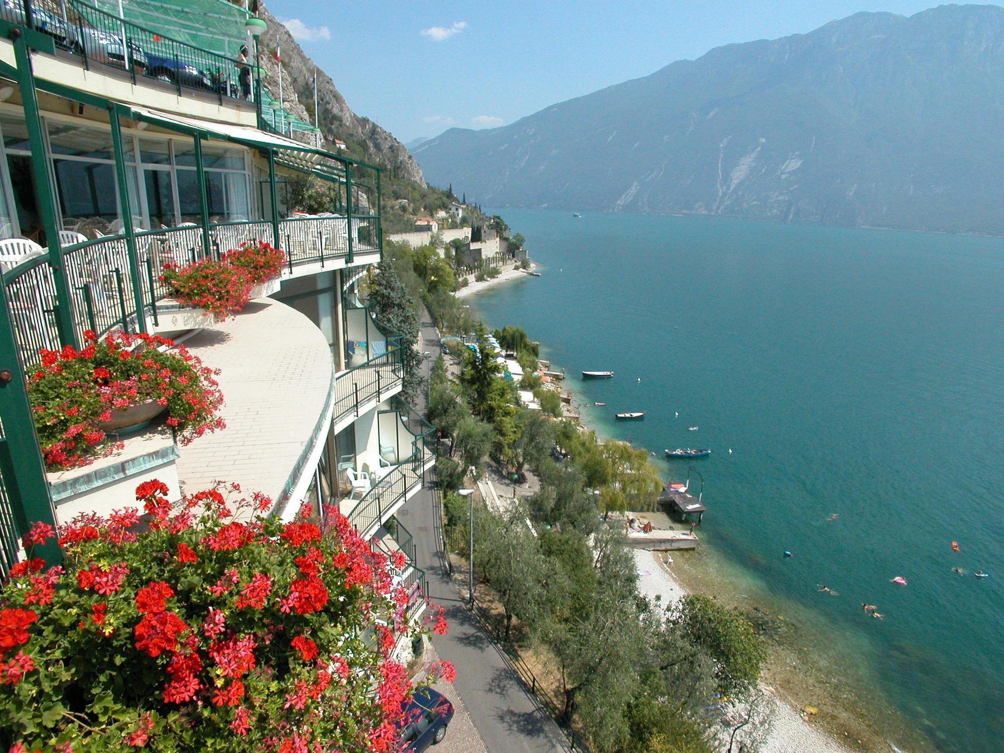Hotel Astor Limone sul Garda Kültér fotó